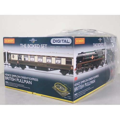 1136 - A boxed Hornby 00 gauge digital Venice Simplon Orient Express British Pullman Set