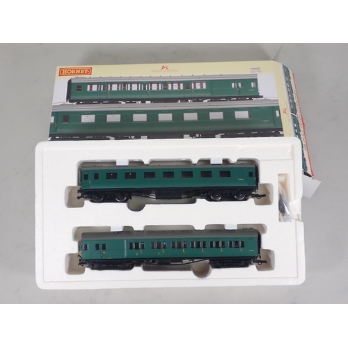 1139 - A boxed Hornby 00 gauge Set of BR Pull-Push Coaches