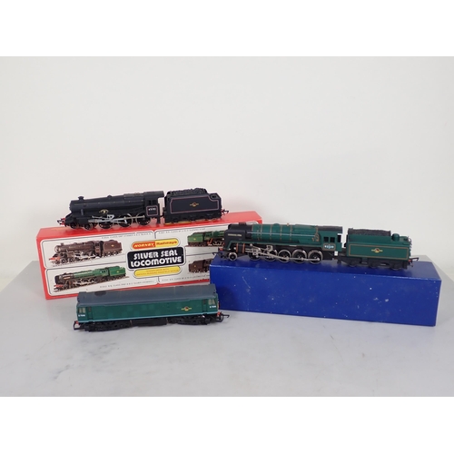 1162 - A boxed Hornby 00 gauge R.859 Black Five Locomotive 'Ayrshire Yeomanry', an unboxed Hornby 9F 'Eveni... 