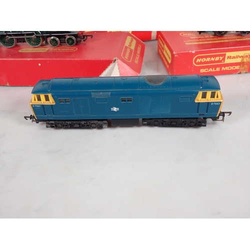 1163 - A boxed Hornby 00 gauge R.350 4-4-0 SR Locomotive, a boxed Hornby 4-6-2 'Princess Victoria' Locomoti... 