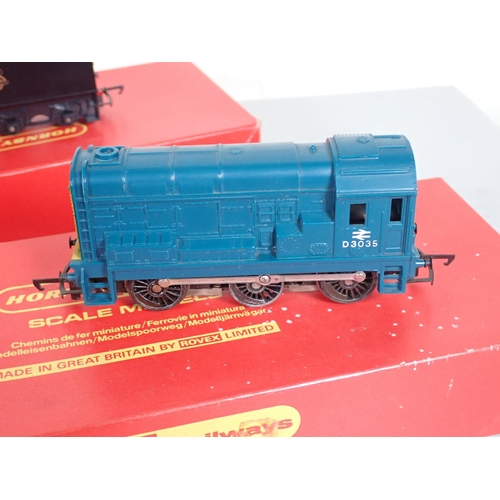 1163 - A boxed Hornby 00 gauge R.350 4-4-0 SR Locomotive, a boxed Hornby 4-6-2 'Princess Victoria' Locomoti... 