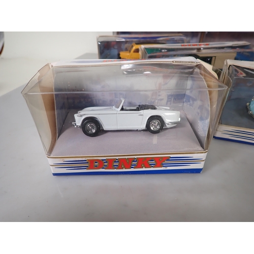 1172 - Twenty three boxed Matchbox Dinky Series Models including Delahaye 145, Mercedes 300SL, Commer Van, ... 