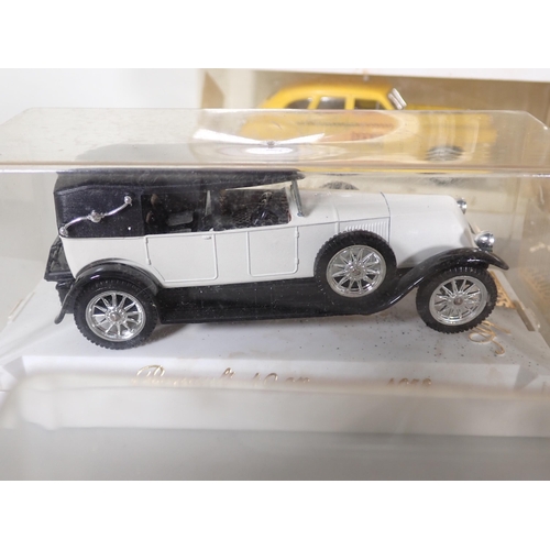 1176 - Twenty perspex box Solido Age d'or diecast Models including Facel Vega, Talbot J23, Rolls Royce, etc... 