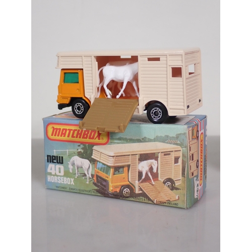 1221 - Five boxed Matchbox Superfast and 75 diecast Models including No.17 The Londoner, No.40 Horsebox, No... 