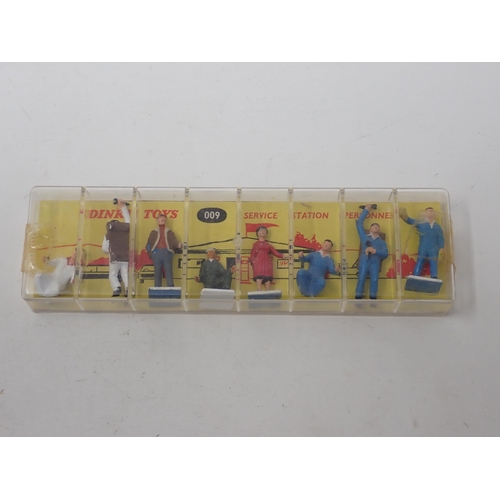 1238 - A boxed Dinky Toys 009 Service Station Personnel Set