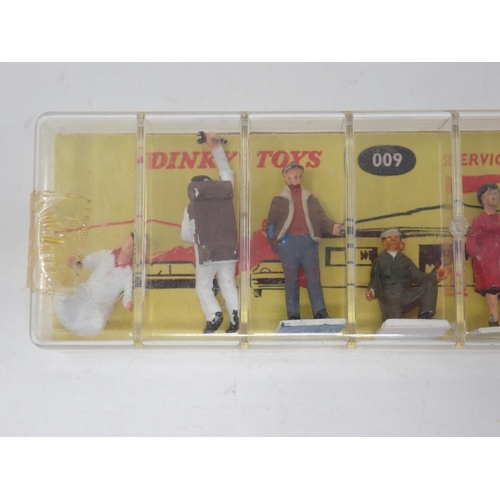 1238 - A boxed Dinky Toys 009 Service Station Personnel Set