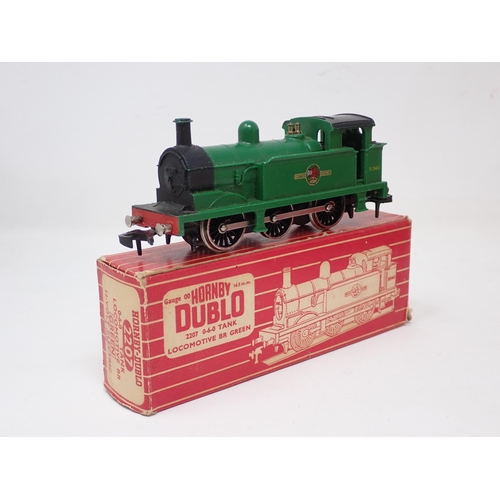 1251 - A boxed Hornby Dublo 2207 0-6-0T Locomotive in green livery with instructions and guarantee and a bo... 