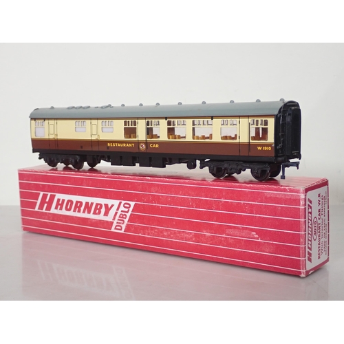 1275 - Seven boxed Hornby Dublo Coaches comprising 4075 Passenger Brake Van, 2x 4062 Open Corridor Coaches ... 