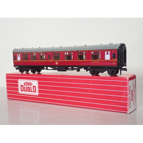 1276 - Ten Hornby Dublo Coaches comprising boxed 4025 and 4026 Suburban Coaches, 2x D14 boxed Suburban Coac... 