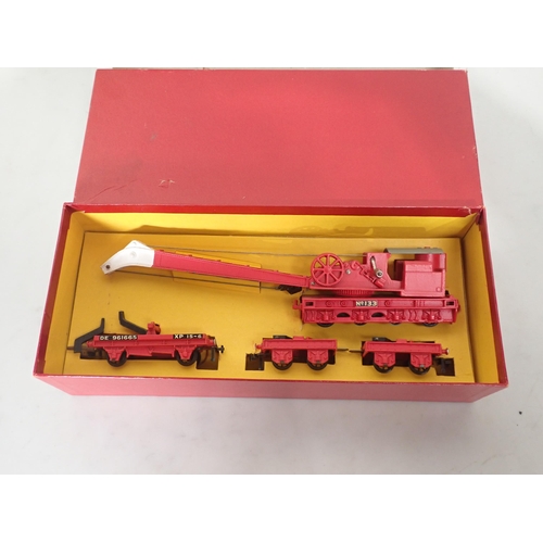 1277 - A boxed Hornby Dublo 4620 Breakdown Crane and a boxed 4318 Packing Van