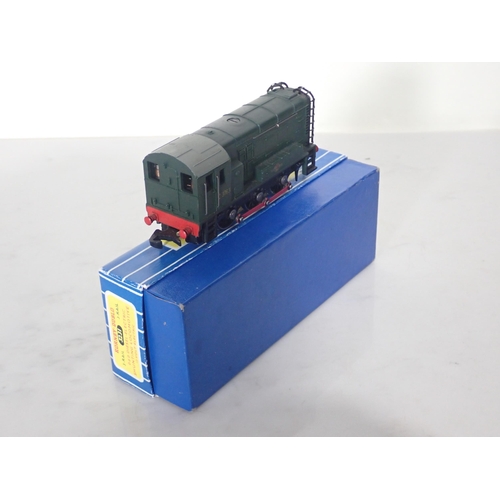 1286 - A Hornby Dublo 3231 0-6-0 Diesel Shunter in reproduction box