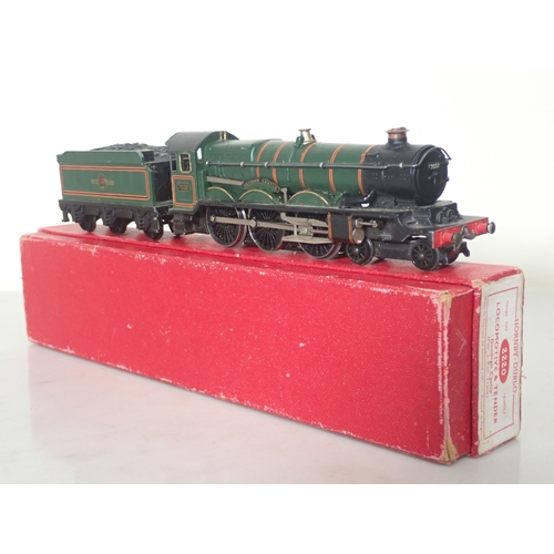 1288 - A boxed Hornby Dublo 2220 'Denbigh Castle' Locomotive, with guarantee. Loco VG-Ex, box G