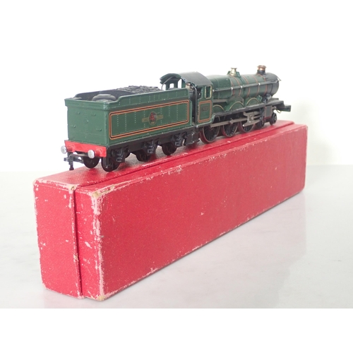 1288 - A boxed Hornby Dublo 2220 'Denbigh Castle' Locomotive, with guarantee. Loco VG-Ex, box G