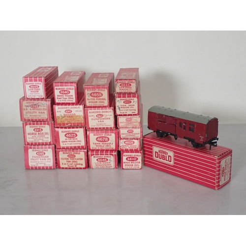 1295 - Twenty boxed Hornby Dublo 2-rail Wagons including 2x BR Horse Boxes, one with horse. Most in VG-Ex c... 