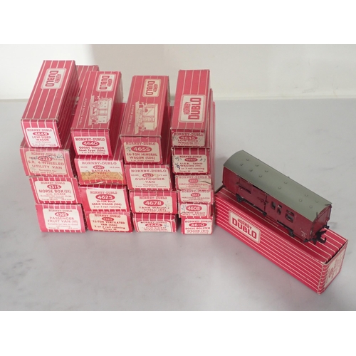 1295 - Twenty boxed Hornby Dublo 2-rail Wagons including 2x BR Horse Boxes, one with horse. Most in VG-Ex c... 