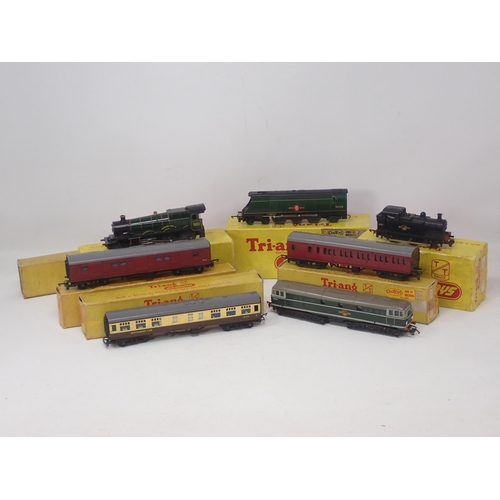 1514 - A boxed Triang TT gauge T91 Castle Class Locomotive lacking tender, a Merchant Navy Class lacking te... 