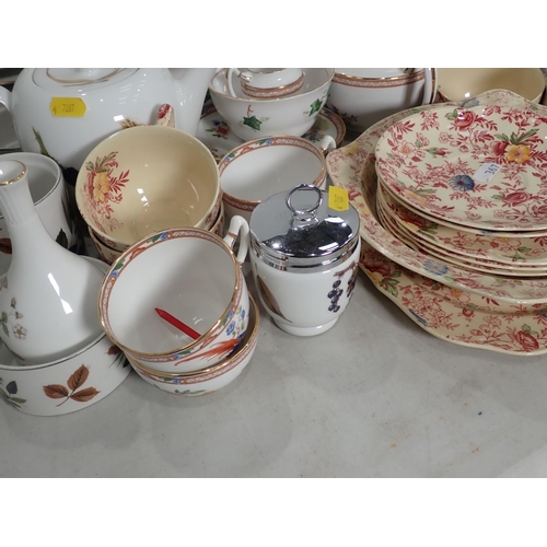 367 - A quantity of Royal Worcester 'Wild Harvest' Dinnerware, Teaware, Denbyware, a stoneware Mug and sim... 