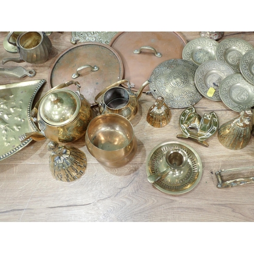 686 - A box of brassware including, Kettles, Grain Jug, Oil Lamp, Fox Letter Rack, Barometer, Lilliput Lan... 