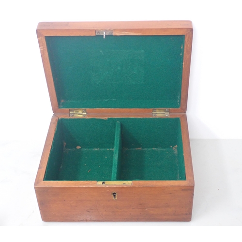 129 - A Jaques boxwood and ebony Chess Set stamped 'Jaques, London' in mahogany two division Box