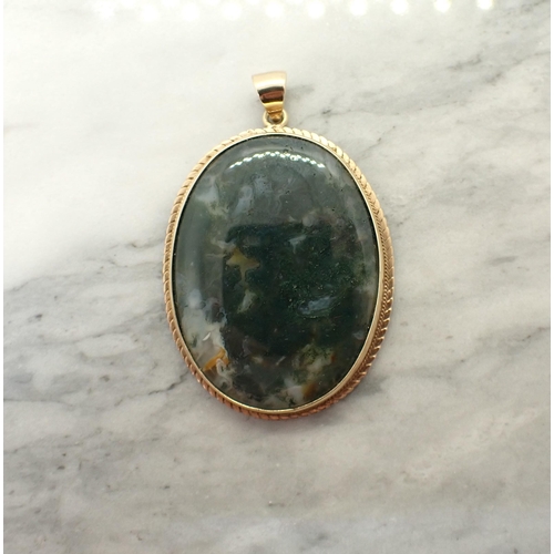 154 - An oval Moss Agate Pendant in 9ct gold rope twist frame, approx 32mm x 42mm, approx 13.60gms