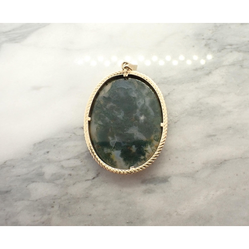 154 - An oval Moss Agate Pendant in 9ct gold rope twist frame, approx 32mm x 42mm, approx 13.60gms