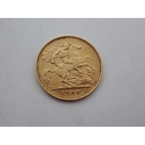 265 - An Edward VII 1908 Half Sovereign, along with a small quantity of minor Coins, to include modern Cro... 