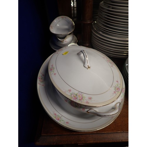 243 - A quantity of Royal Worcester Evesham Tableware, Stanley Tea Service, Noritake Dinnerware and variou... 