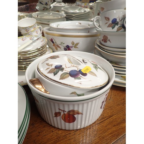 243 - A quantity of Royal Worcester Evesham Tableware, Stanley Tea Service, Noritake Dinnerware and variou... 