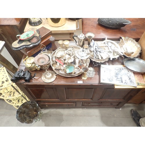 250 - A quantity of metal ware and silver plated items including Coffee Pot, cased Goblets, glass Inkwell,... 