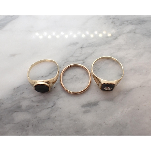 186 - Two 9ct gold Signet Rings set black onyx and a 9ct gold Wedding Band, approx 8.60gms all in