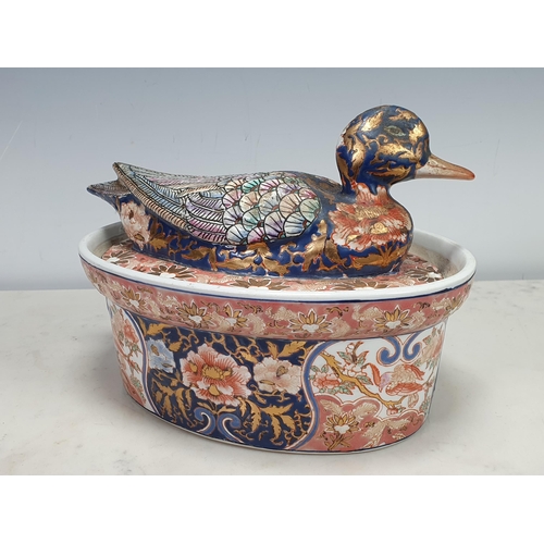 An Imari patterned Duck Tureen, 9