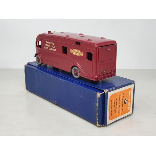 102 - A boxed Dinky Toys No.581 British Railways Horse Box