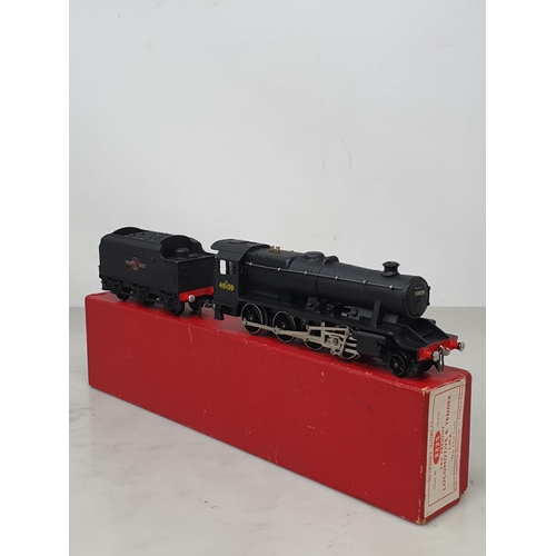 115 - A boxed Hornby Dublo 2225 8F 2-8-0 BR Locomotive with instructions