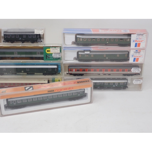 141 - Nine N gauge Continental Coaches to include; Fleischmann 8098 six wheel, 8127, Minitrix 3084, 3092, ... 