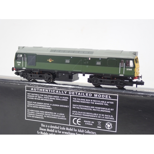 147 - Graham Farish N gauge Class 25 diesel Locomotive in BR green livery, boxed