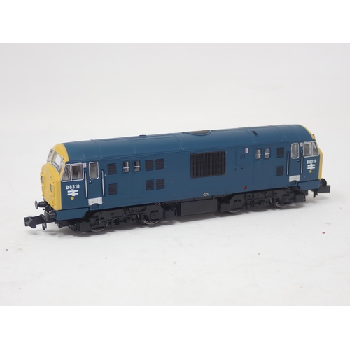 150 - Dapol N gauge Class 22 diesel Locomotive in BR blue livery, boxed (card cover torn)