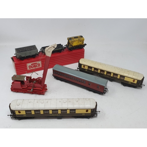 170 - Boxed Hornby Dublo 4061 WR Corridor Coaches, seven unboxed Hornby Dublo Coaches, a Royal Mail T.P.O.... 