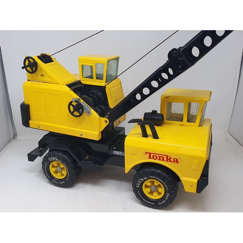 204 - A Tonka Toys Crane