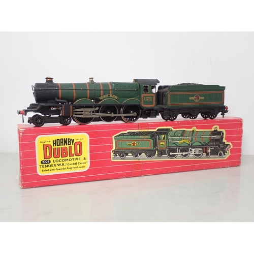 515 - Hornby Dublo 2221 'Cardiff Castle' Locomotive, boxed and 2224 2-8-0 8F Locomotive, boxed with instru... 