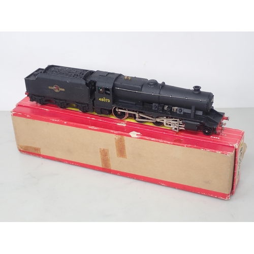 515 - Hornby Dublo 2221 'Cardiff Castle' Locomotive, boxed and 2224 2-8-0 8F Locomotive, boxed with instru... 