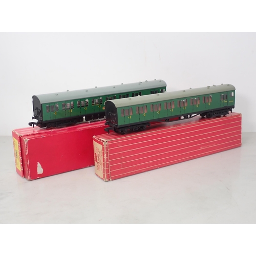 517 - Hornby Dublo 2250 Electric Motor Coach, boxed together with 4150 Electric Trailer Coach