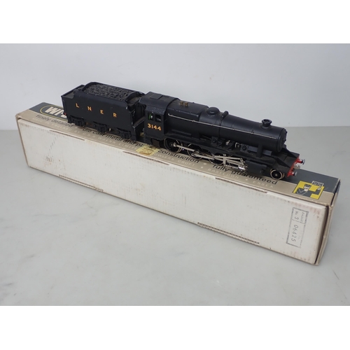 524 - Wrenn 00 gauge W2240 LNER 2-8-0 8F Locomotive, boxed