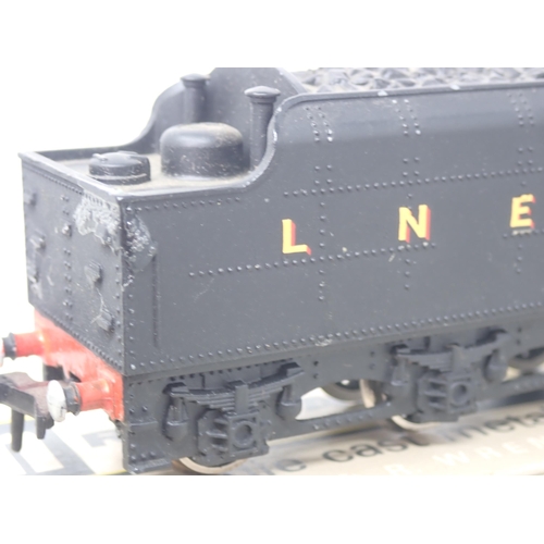 524 - Wrenn 00 gauge W2240 LNER 2-8-0 8F Locomotive, boxed