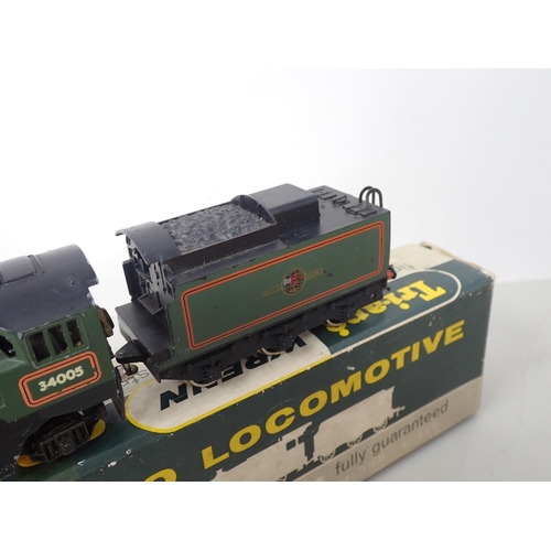 527 - Wrenn 00 gauge W2224 'Devizes Castle' Locomotive, boxed; and Wrenn W2236 West Country 'Barnstaple' L... 