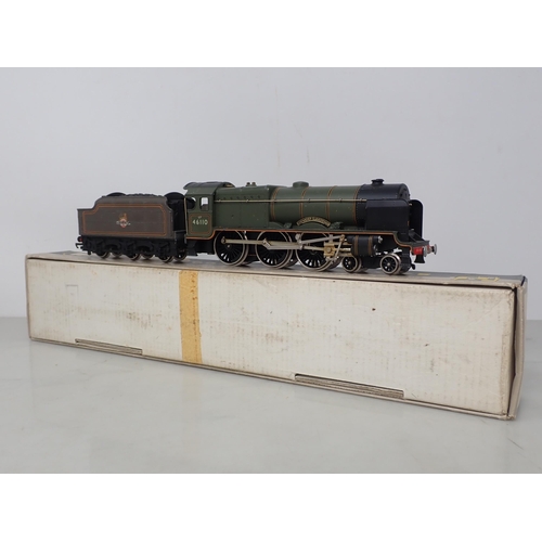 532 - Wrenn 00 gauge W2262 Royal Scot Class Locomotive 'Grenadier Guardsman' in BR green livery, boxed wit... 