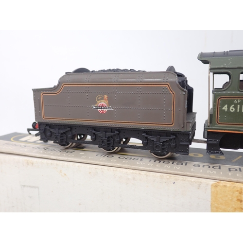 532 - Wrenn 00 gauge W2262 Royal Scot Class Locomotive 'Grenadier Guardsman' in BR green livery, boxed wit... 