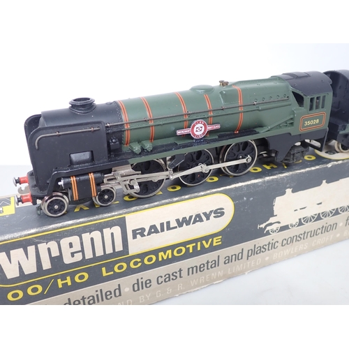 533 - Wrenn 00 gauge W2238 Merchant Navy Class 'Clan Line' Locomotive in BR green livery, boxed with instr... 