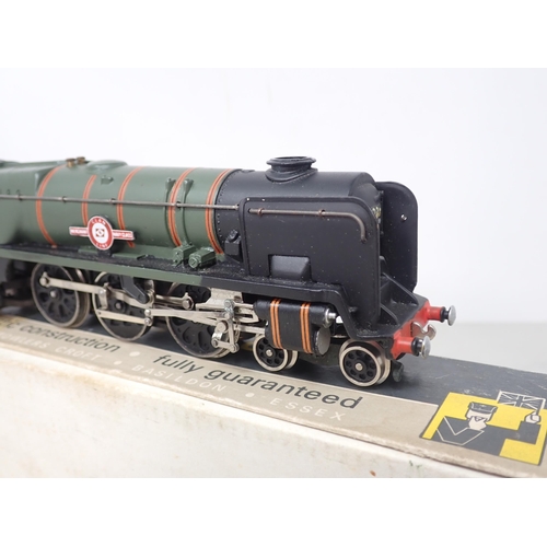 533 - Wrenn 00 gauge W2238 Merchant Navy Class 'Clan Line' Locomotive in BR green livery, boxed with instr... 