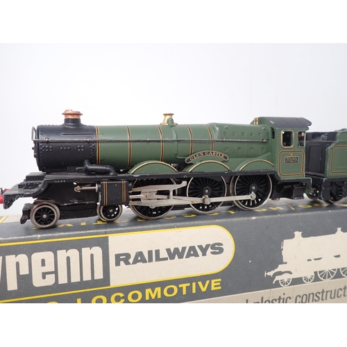 535 - Wrenn 00 gauge W2247 'Clun Castle' Locomotive in GWR green livery, boxed with instructions