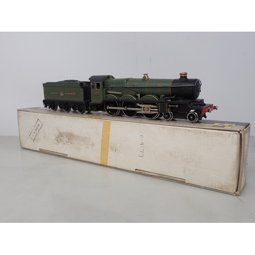 535 - Wrenn 00 gauge W2247 'Clun Castle' Locomotive in GWR green livery, boxed with instructions